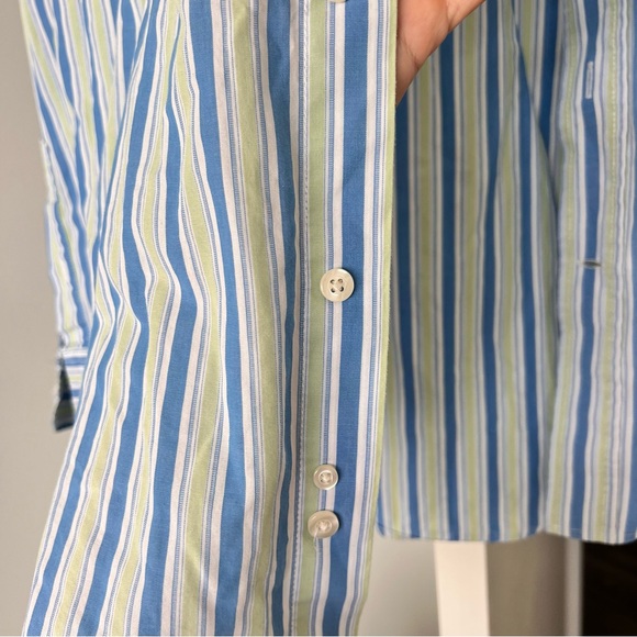 GAP Men's Blue and White Striped Casual Shirt - Picture 4 of 10